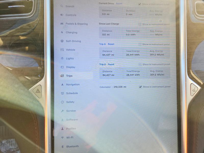 Продаж на аукціоні авто 2015 Tesla Model S, vin: 5YJSA1S2XFF082713, номер лоту: 71640806