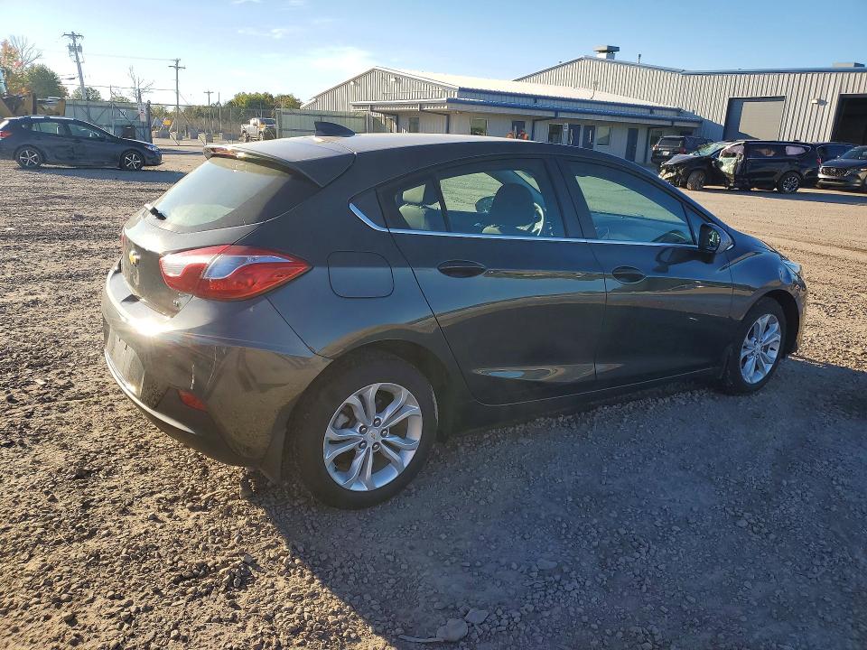 71565016 :رقم المزاد ، 3G1BE6SM4KS581455 vin ، 2019 Chevrolet Cruze مزاد بيع