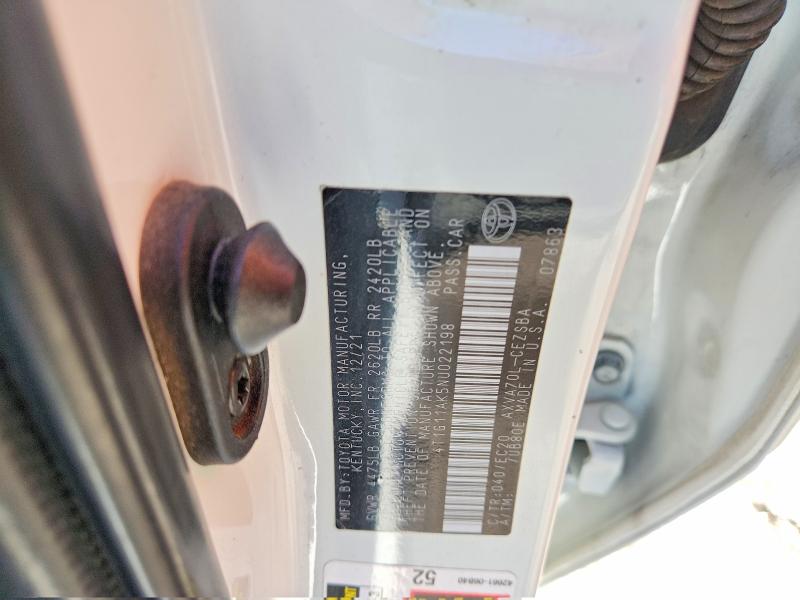 71373336 :رقم المزاد ، 4T1G11AK5NU022198 vin ، 2022 Toyota Camry مزاد بيع