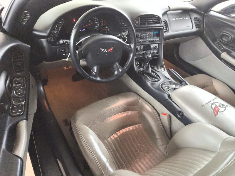 72562926 :رقم المزاد ، 1G1YY22GX45133576 vin ، 2004 Chevrolet Corvette مزاد بيع
