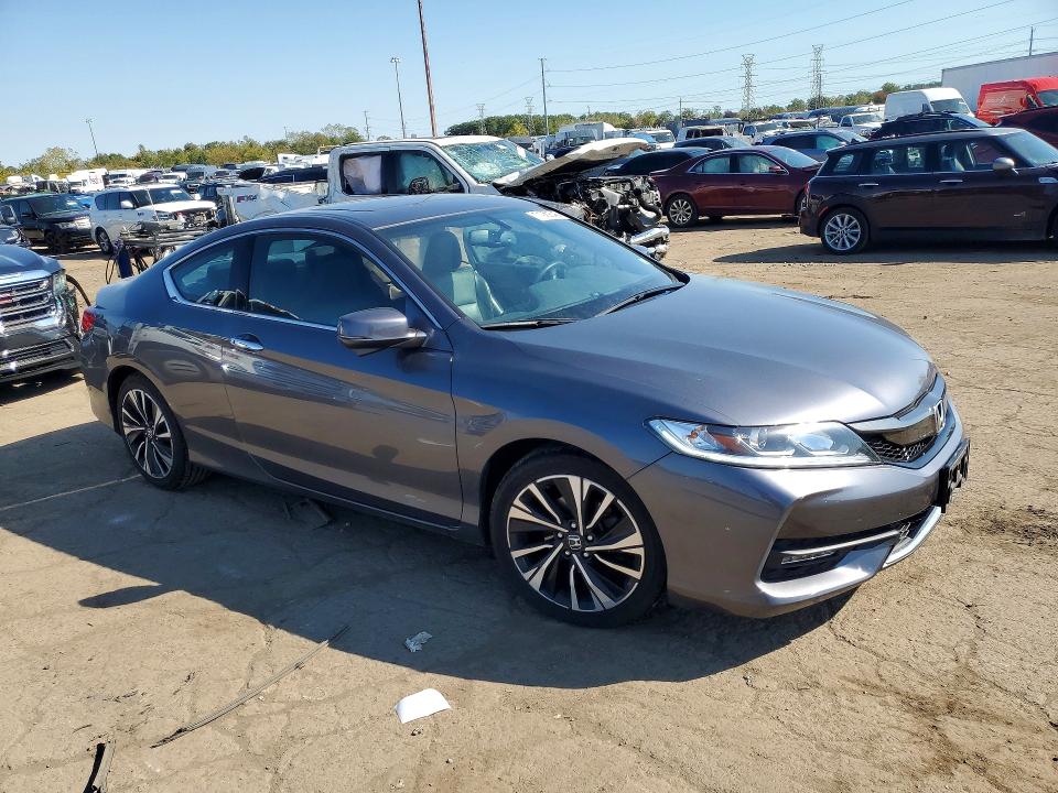 71929546 :رقم المزاد ، 1HGCT1B8XHA005999 vin ، 2017 Honda Accord مزاد بيع