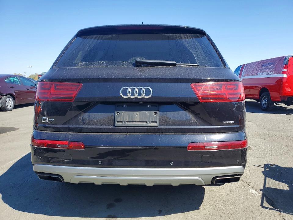 Продажа на аукционе авто 2018 Audi Q7, vin: WA1LHAF73JD016939, номер лота: 71632476