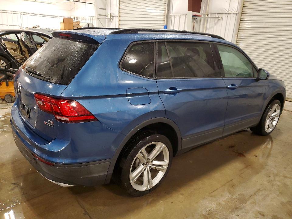 71484066 :رقم المزاد ، 3VV0B7AX1JM123532 vin ، 2018 Volkswagen Tiguan مزاد بيع