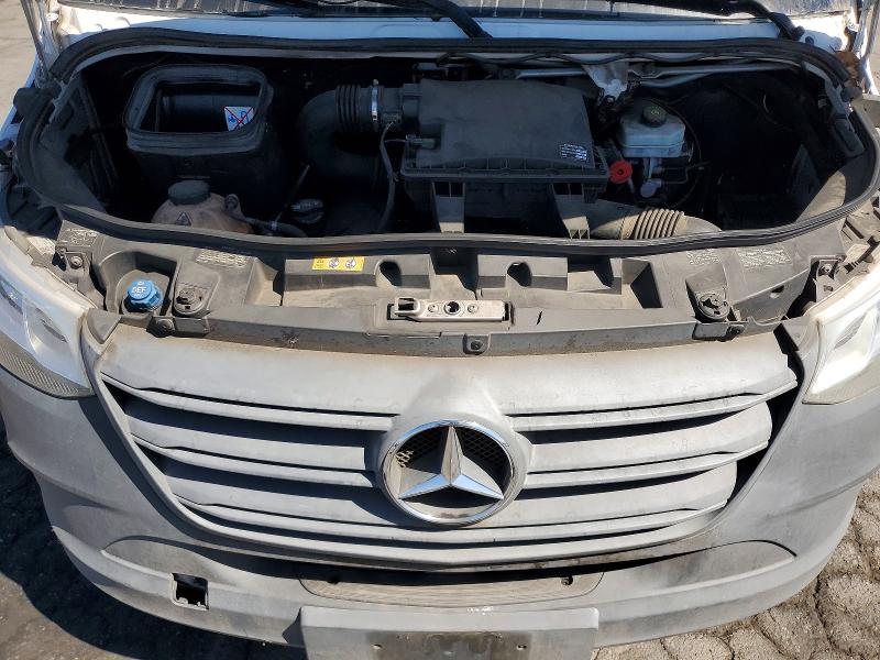 71390556 :رقم المزاد ، WD4PF0CD5KP027299 vin ، 2019 Mercedes-benz Sprinter مزاد بيع