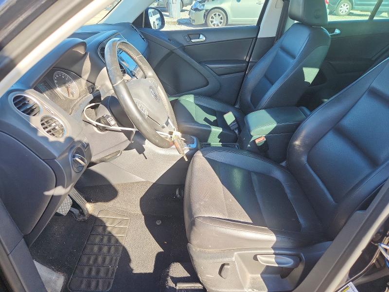 71504036 :رقم المزاد ، WVGAV7AX0BW555892 vin ، 2011 Volkswagen Tiguan مزاد بيع