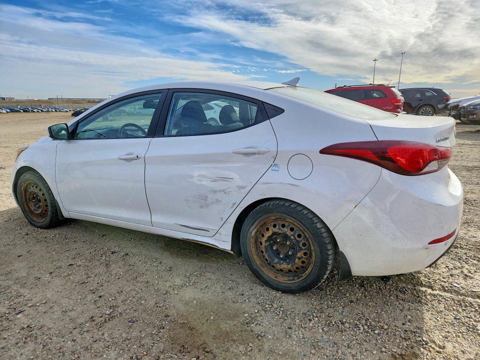 71008926 :رقم المزاد ، KMHDH4AH3FU288437 vin ، 2015 Hyundai Elantra مزاد بيع