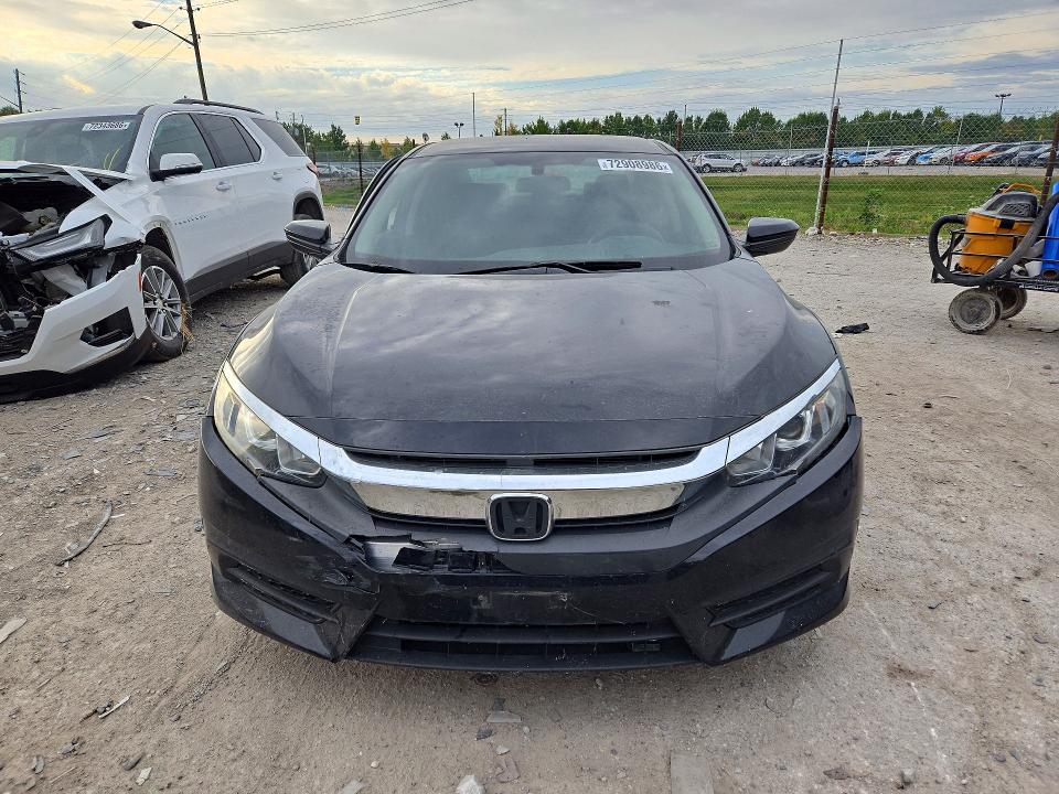 72908986 :رقم المزاد ، 19XFC2F57JE022554 vin ، 2018 Honda Civic مزاد بيع