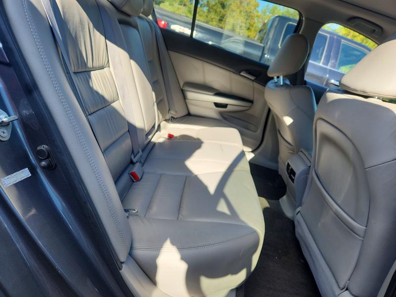 70108936 :رقم المزاد ، 1HGCP2F88AA064933 vin ، 2010 Honda Accord مزاد بيع