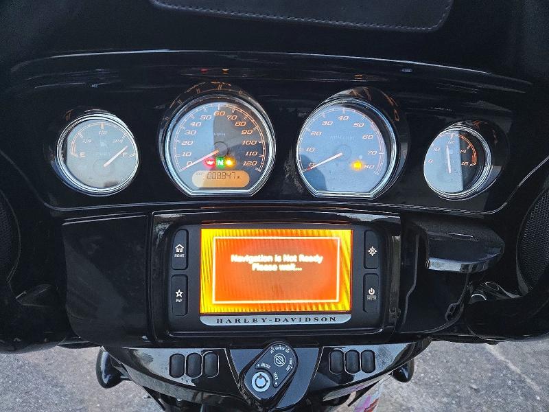 73361136 :رقم المزاد ، 1HD1KRC15JB682501 vin ، 2018 Harley-davidson Flhxs مزاد بيع