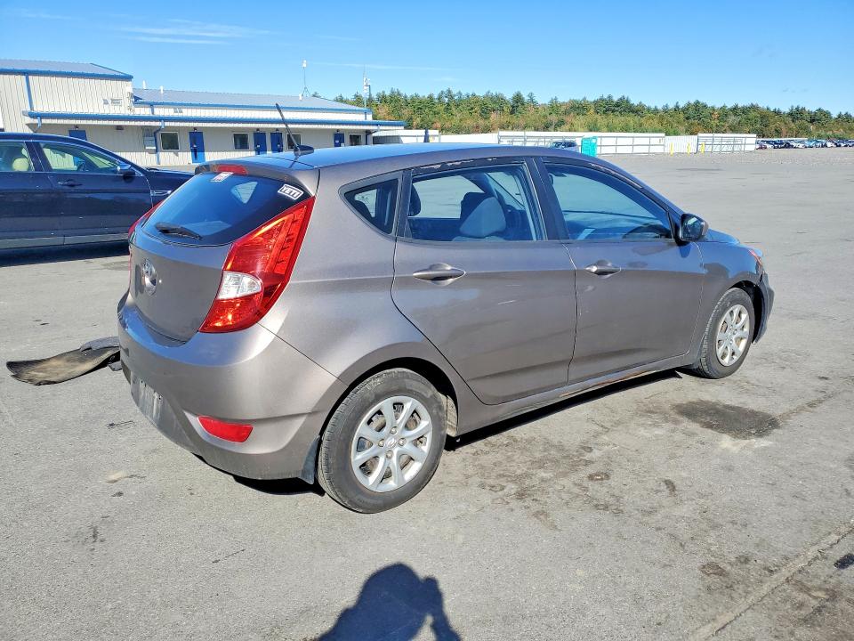 2013 Hyundai Accent მანქანა იყიდება აუქციონზე, vin: KMHCT5AE2DU118461, აუქციონის ნომერი: 71665596