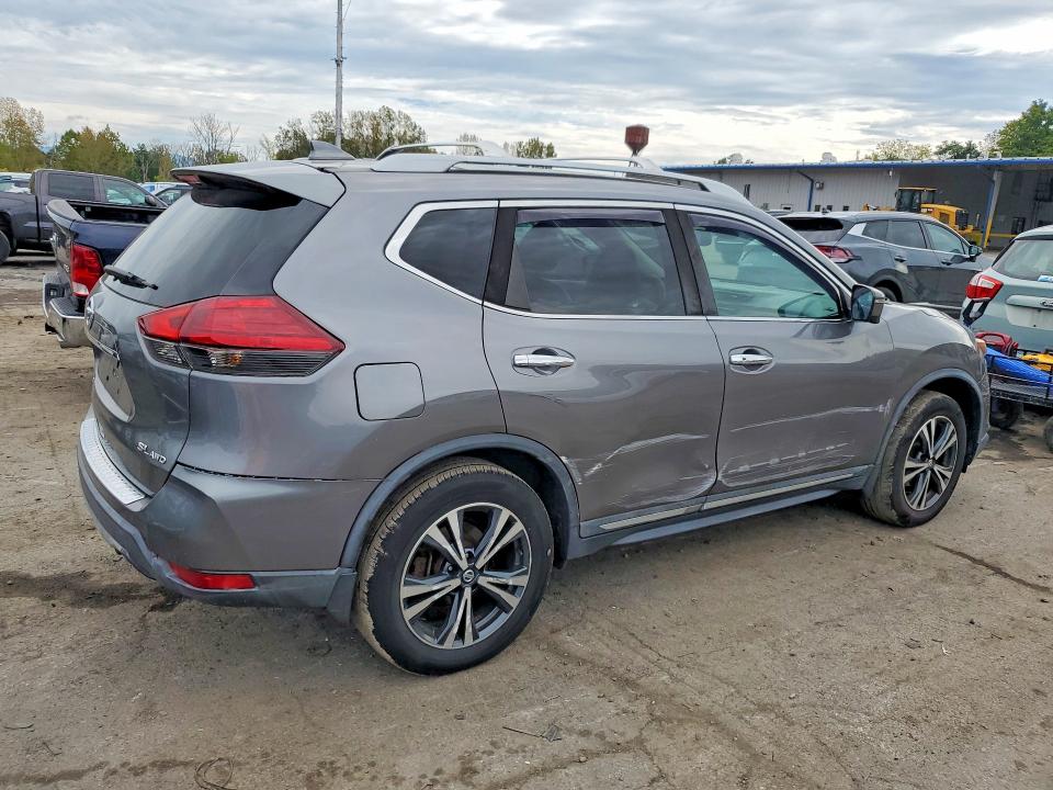 71406796 :رقم المزاد ، 5N1AT2MV1HC774048 vin ، 2017 Nissan Rogue مزاد بيع