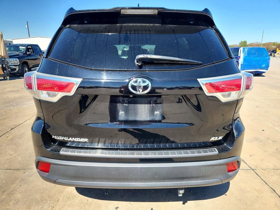 71844566 :رقم المزاد ، 5TDKKRFH0GS135751 vin ، 2016 Toyota Highlander مزاد بيع