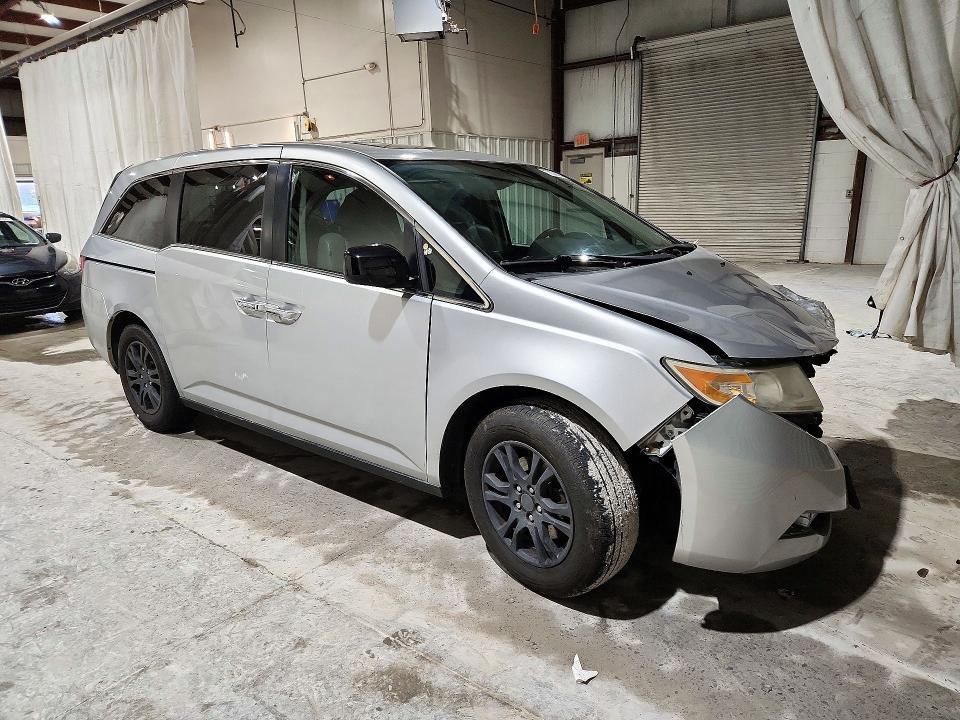 72879626 :رقم المزاد ، 5FNRL5H66DB086636 vin ، 2013 Honda Odyssey مزاد بيع