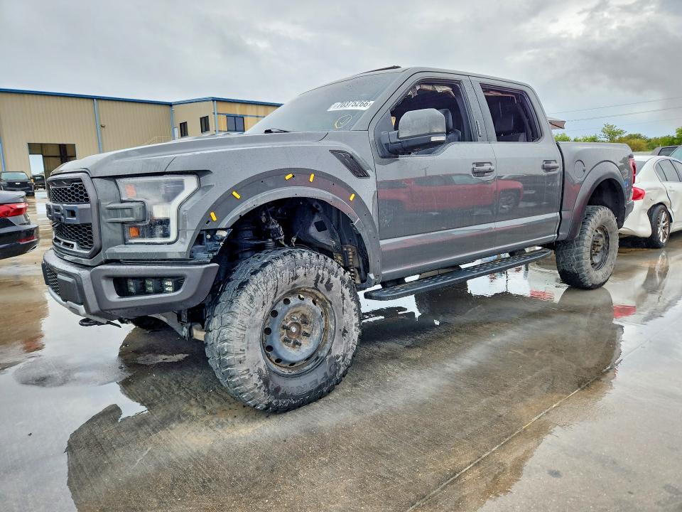 70375266 :رقم المزاد ، 1FTFW1RGXJFB81962 vin ، 2018 Ford F150 مزاد بيع