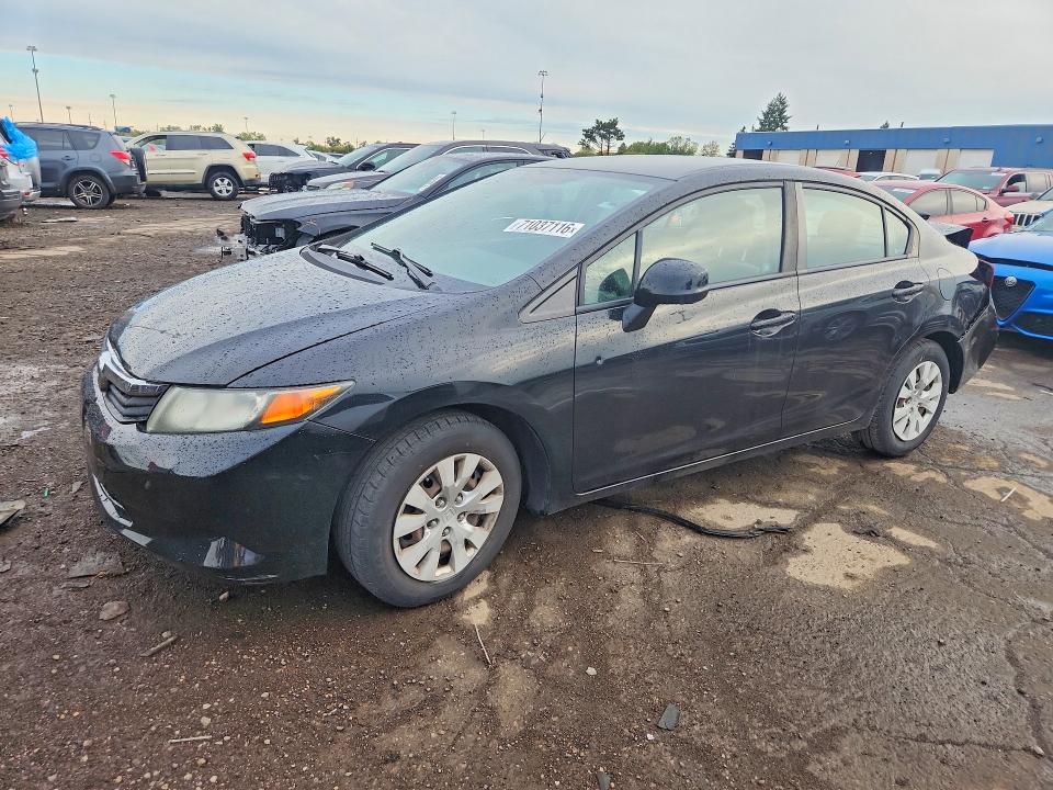 71037116 :رقم المزاد ، 19XFB2F57CE107285 vin ، 2012 Honda Civic مزاد بيع