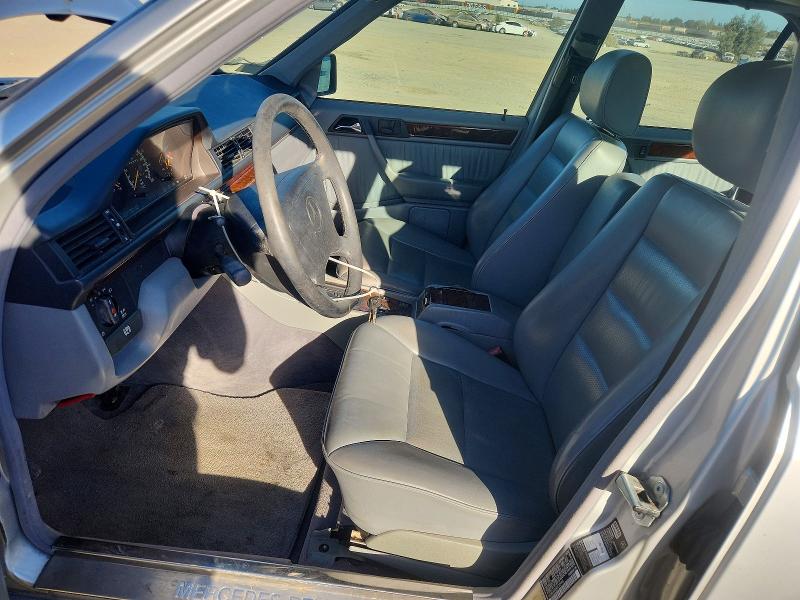 73358216 :رقم المزاد ، WDBEA32E6SC229442 vin ، 1995 Mercedes-benz E مزاد بيع