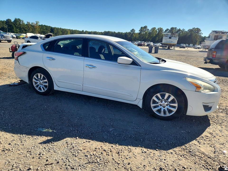 71693486 :رقم المزاد ، 1N4AL3AP9FC425335 vin ، 2015 Nissan Altima مزاد بيع