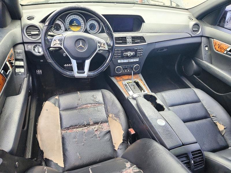 72572926 :رقم المزاد ، WDDGF4HB5CR215521 vin ، 2012 Mercedes-benz C مزاد بيع
