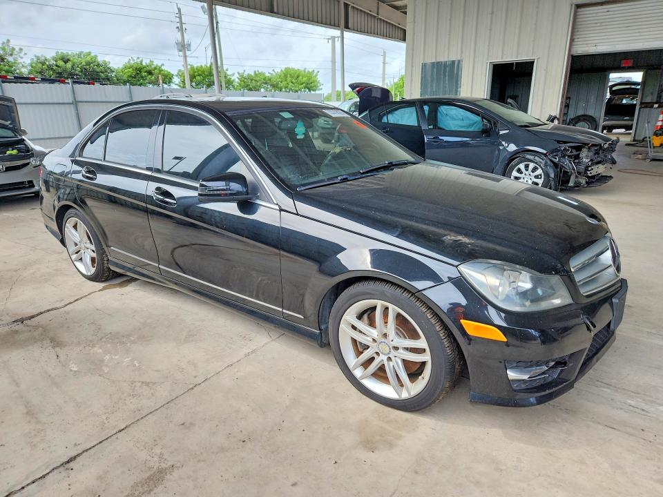 70379626 :رقم المزاد ، WDDGF8AB7DR276727 vin ، 2013 Mercedes-benz C مزاد بيع