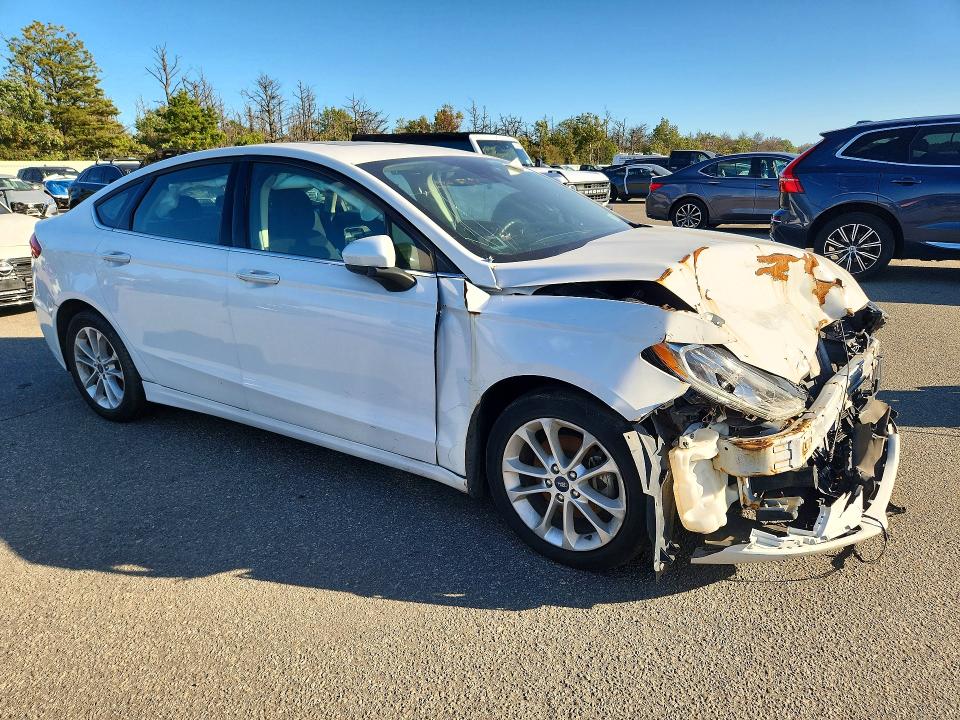 69415666 :رقم المزاد ، 3FA6P0HD1LR135897 vin ، 2020 Ford Fusion مزاد بيع