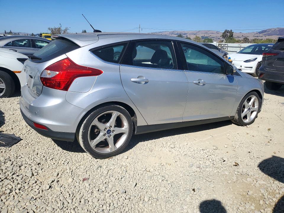 2013 Ford Focus მანქანა იყიდება აუქციონზე, vin: 1FADP3N2XDL370343, აუქციონის ნომერი: 72204176