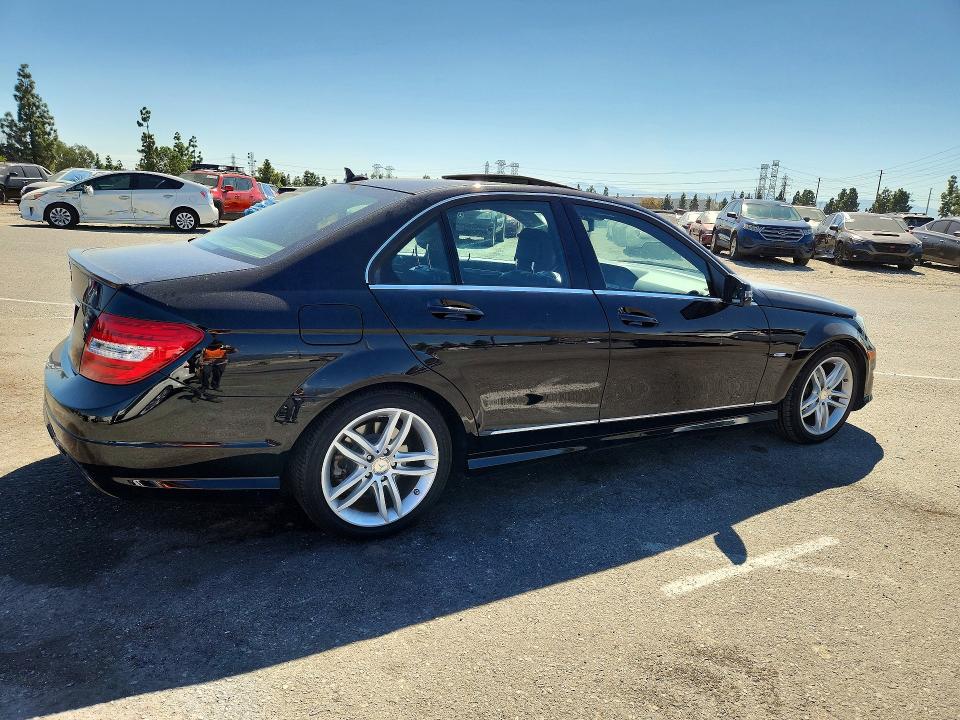 72330766 :رقم المزاد ، WDDGF4HB7CA623405 vin ، 2012 Mercedes-benz C مزاد بيع