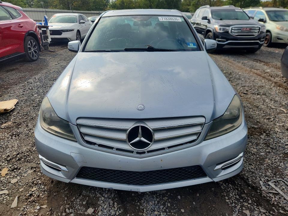 Продажа на аукционе авто 2013 Mercedes-benz C, vin: WDDGF8AB4DA832457, номер лота: 71838636