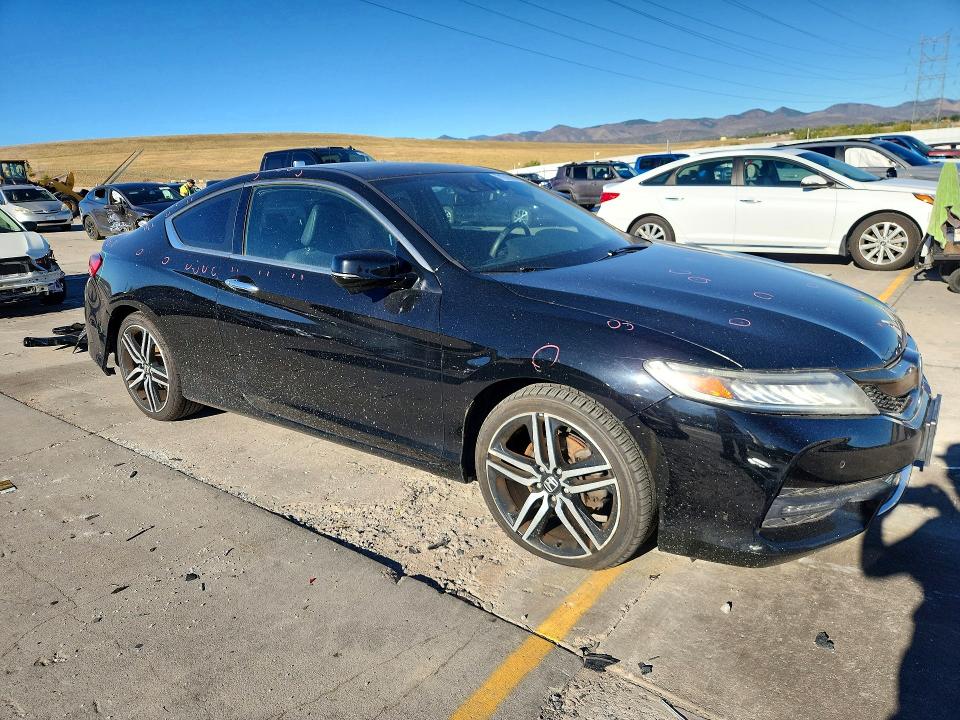 2017 Honda Accord მანქანა იყიდება აუქციონზე, vin: 1HGCT2B03HA000532, აუქციონის ნომერი: 71015996