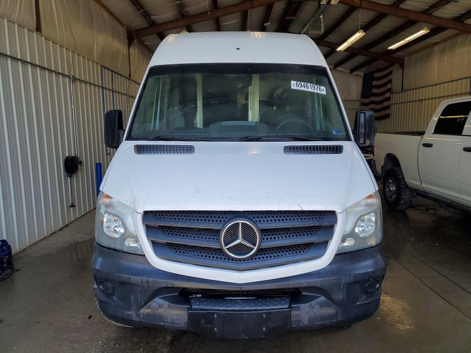 69461976 :رقم المزاد ، WD3PE8DD8GP251260 vin ، 2016 Mercedes-benz Sprinter مزاد بيع