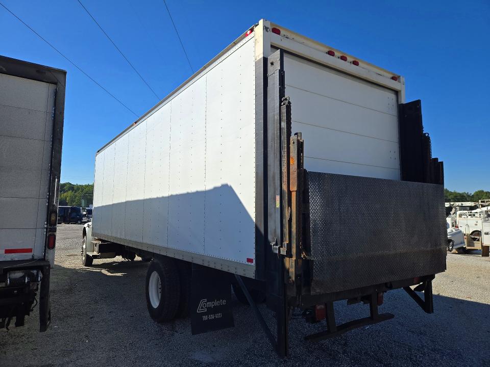71111286 :رقم المزاد ، 1FVACYBS0ADAR3225 vin ، 2010 Freightliner M2 مزاد بيع
