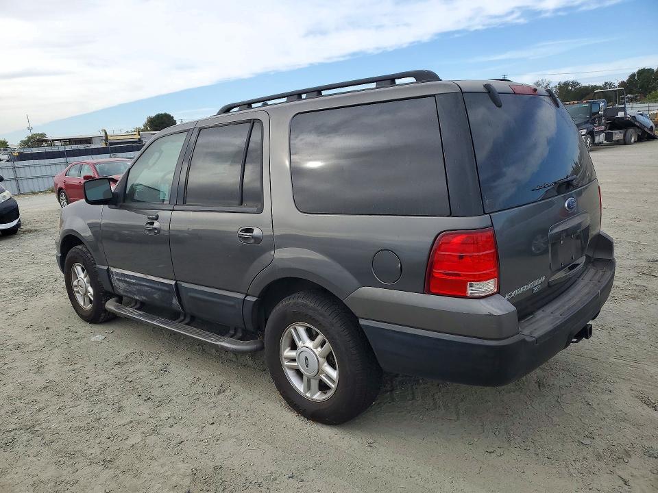 2005 Ford Expedition მანქანა იყიდება აუქციონზე, vin: 1FMPU15575LA20826, აუქციონის ნომერი: 73764166
