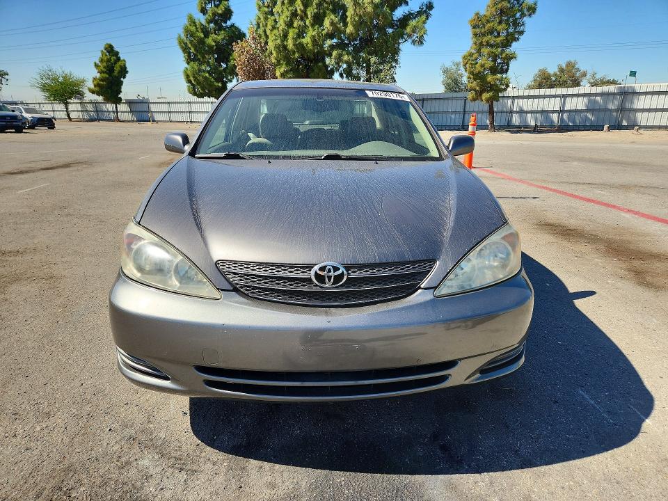 2002 Toyota Camry მანქანა იყიდება აუქციონზე, vin: JTDBF30K920008515, აუქციონის ნომერი: 70290176