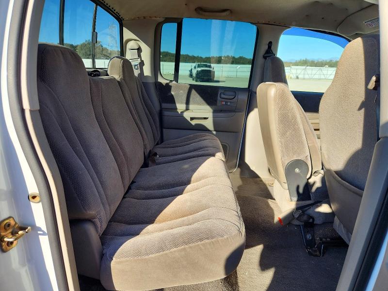 72600856 :رقم المزاد ، 1B7HG48N22S684675 vin ، 2002 Dodge Dakota مزاد بيع