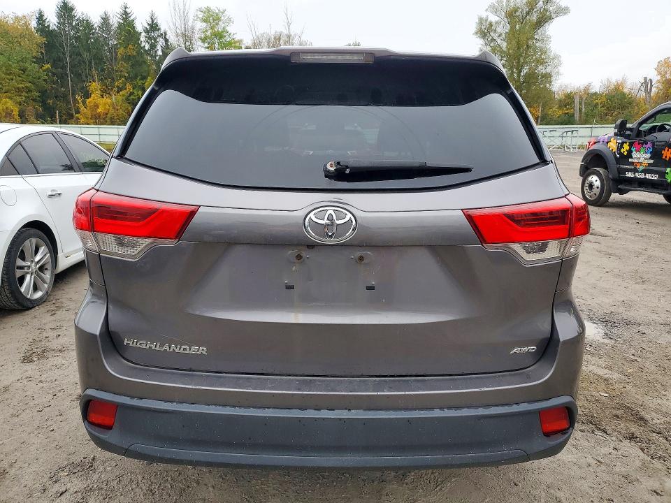 2017 Toyota Highlander მანქანა იყიდება აუქციონზე, vin: 5TDBZRFH0HS439921, აუქციონის ნომერი: 72922896