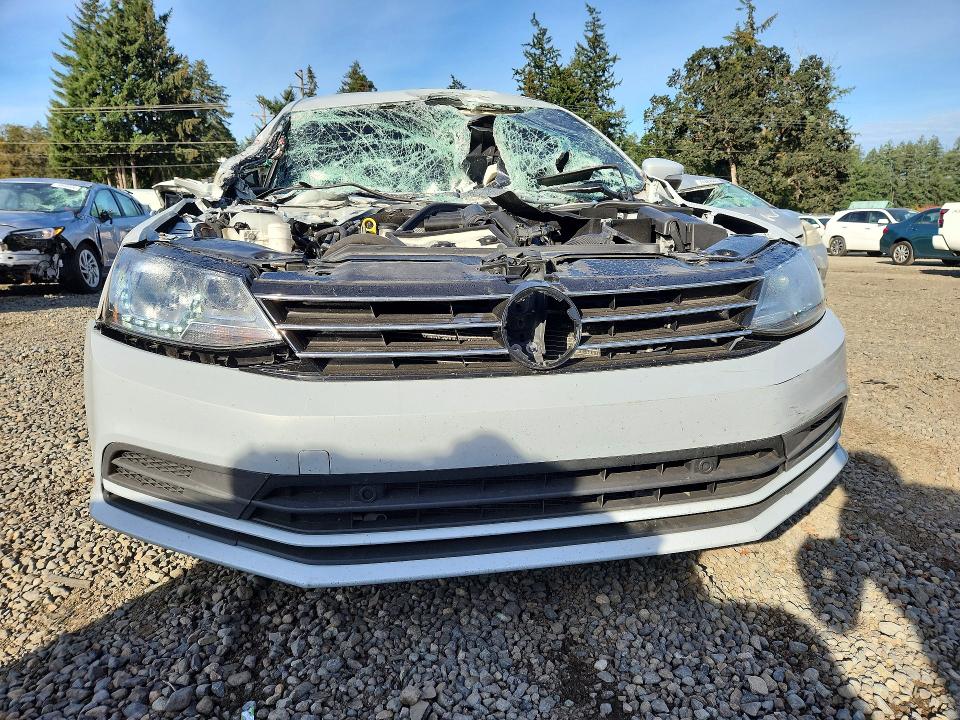 Продажа на аукционе авто 2017 Volkswagen Jetta, vin: 3VWDB7AJ1HM355194, номер лота: 71439506