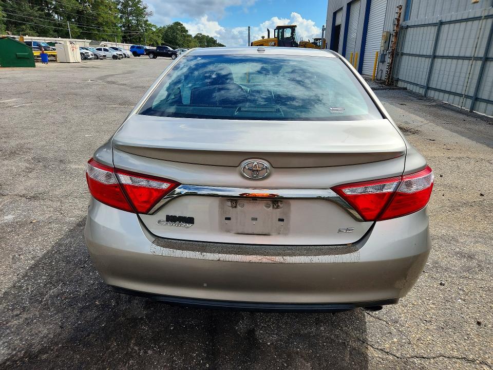 71426936 :رقم المزاد ، 4T1BF1FK4HU771809 vin ، 2017 Toyota Camry مزاد بيع