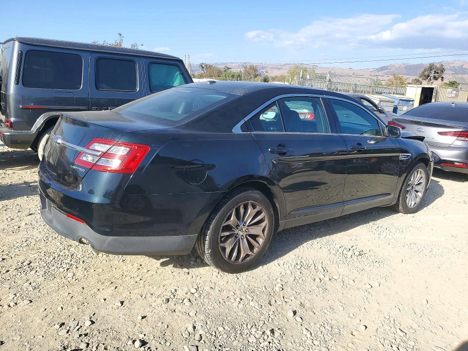 2014 Ford Taurus მანქანა იყიდება აუქციონზე, vin: 1FAHP2F84EG110979, აუქციონის ნომერი: 72371006