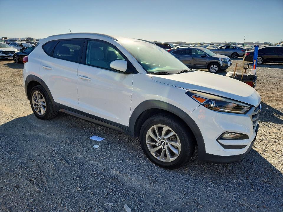 2016 Hyundai Tucson მანქანა იყიდება აუქციონზე, vin: KM8J33A43GU114751, აუქციონის ნომერი: 69799176