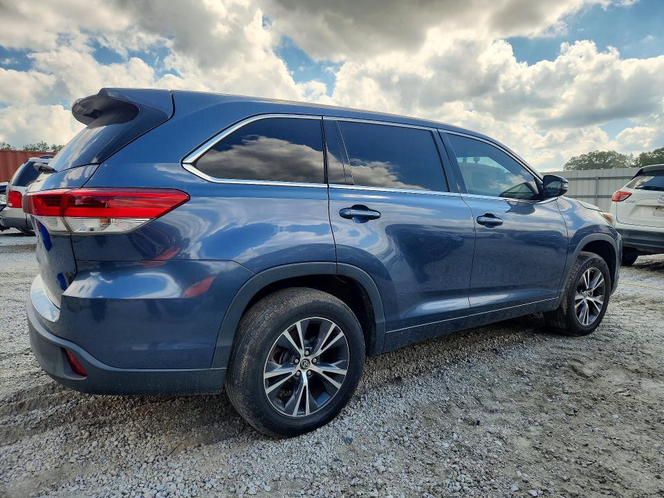 71168326 :رقم المزاد ، 5TDZZRFH2HS198054 vin ، 2017 Toyota Highlander مزاد بيع