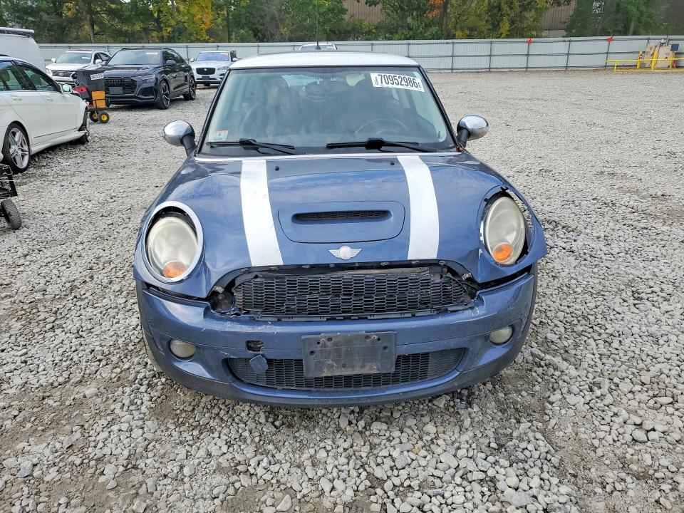 Продажа на аукционе авто 2010 Mini Cooper, vin: WMWMF7C56ATX44358, номер лота: 70952986