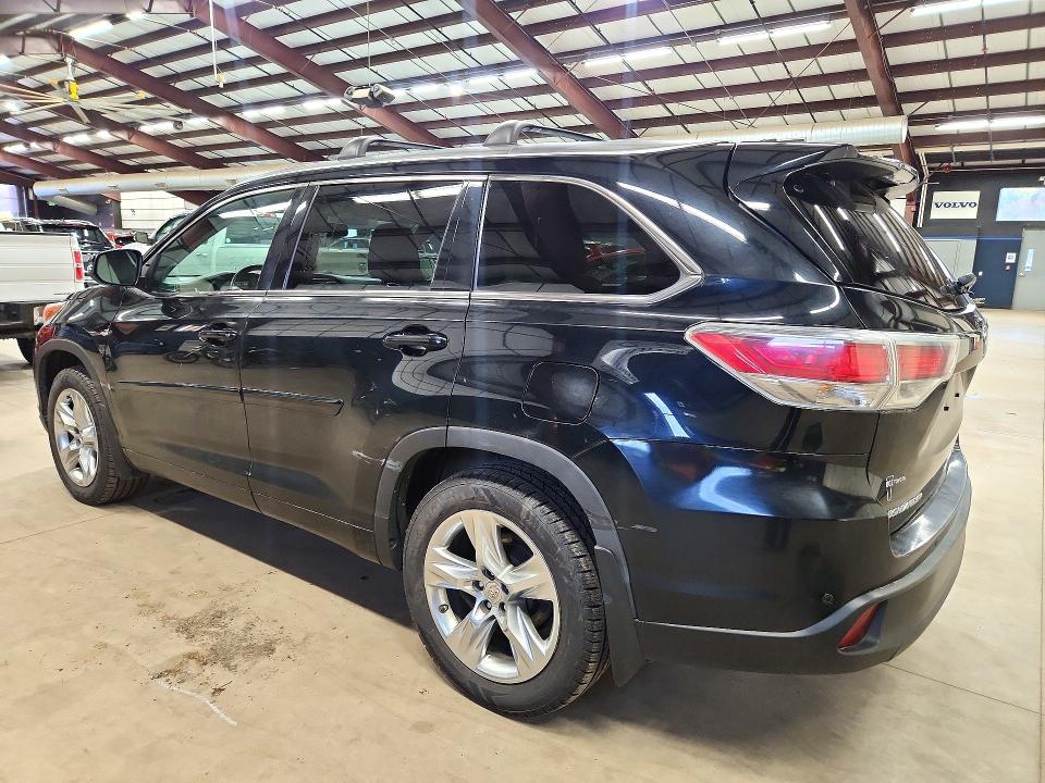 72881716 :رقم المزاد ، 5TDDKRFH8FS073216 vin ، 2015 Toyota Highlander مزاد بيع