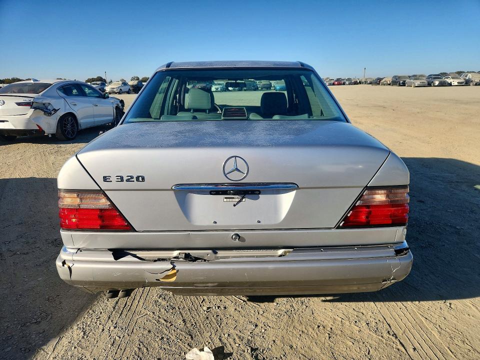 73358216 :رقم المزاد ، WDBEA32E6SC229442 vin ، 1995 Mercedes-benz E مزاد بيع