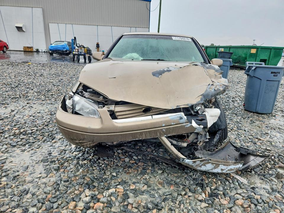 71768816 :رقم المزاد ، 4T1BG22K9XU511722 vin ، 1999 Toyota Camry مزاد بيع