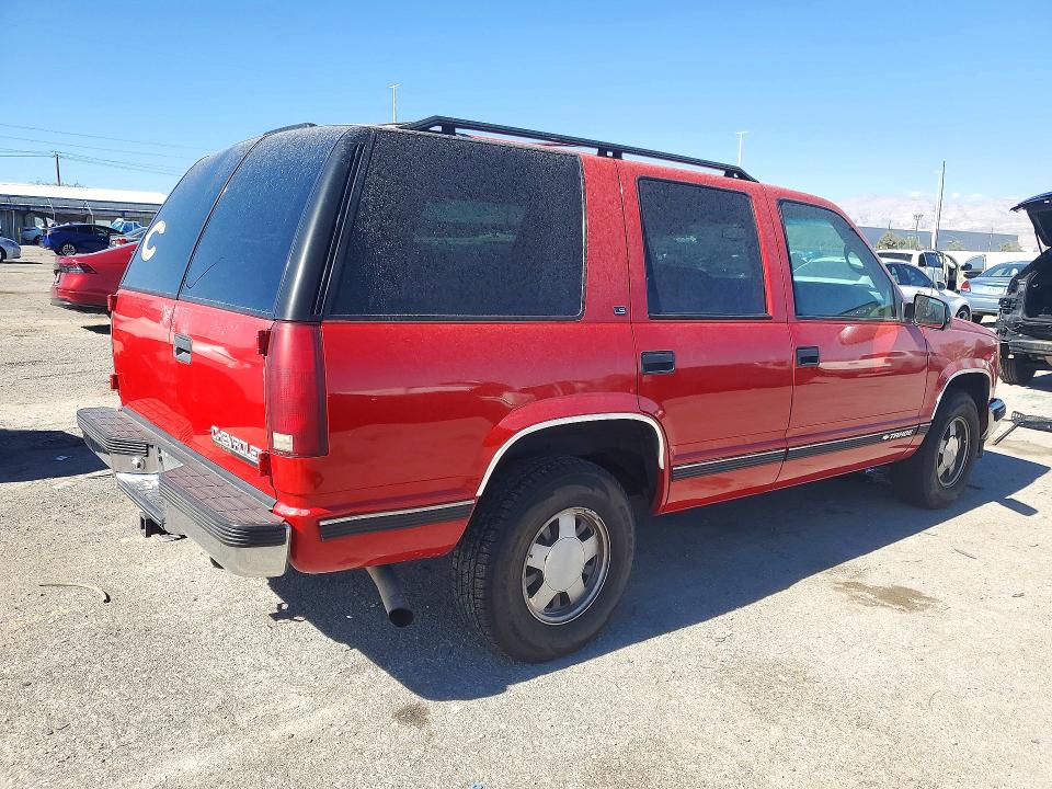 73516516 :رقم المزاد ، 1GNEC13R0XJ527190 vin ، 1999 Chevrolet Tahoe مزاد بيع