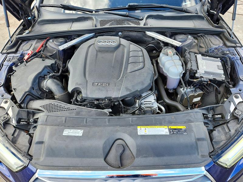 Продажа на аукционе авто 2019 Audi A4, vin: WAUHMAF43KA056824, номер лота: 72393166