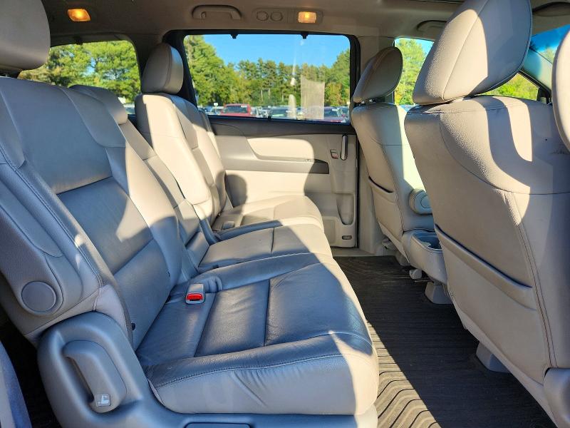 72042586 :رقم المزاد ، 5FNRL5H67BB064383 vin ، 2011 Honda Odyssey مزاد بيع