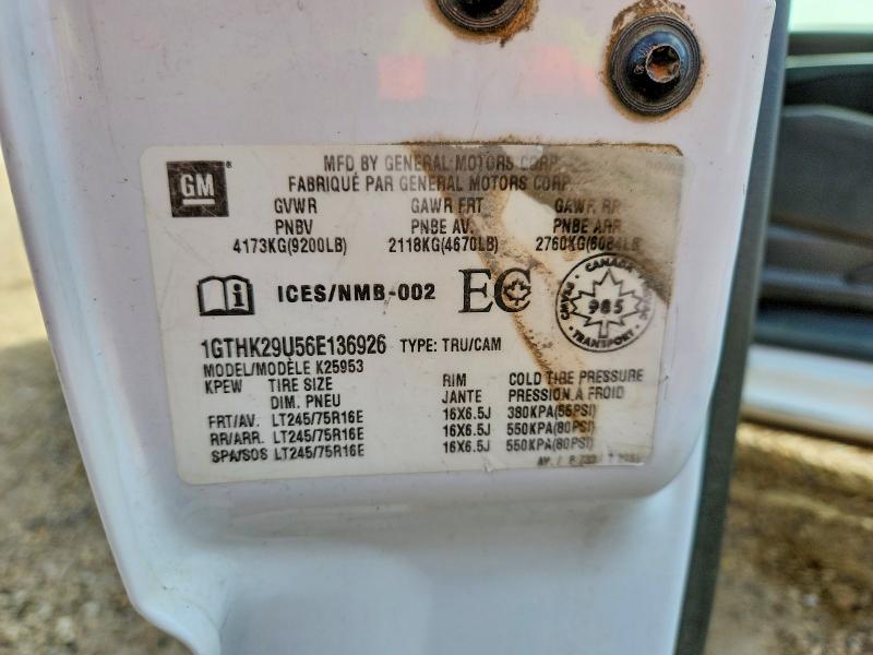 68827176 :رقم المزاد ، 1GTHK29U56E136926 vin ، 2006 Gmc Sierra مزاد بيع