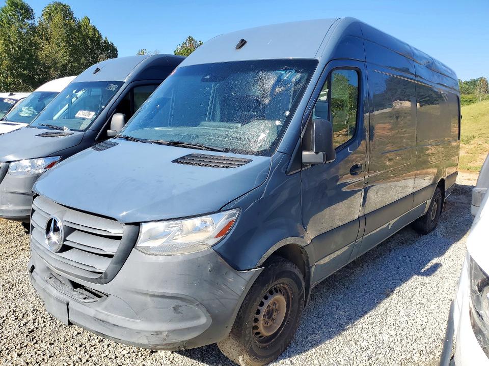 71715946 :رقم المزاد ، W1Y40CHY4MT071022 vin ، 2021 Mercedes-benz Sprinter مزاد بيع