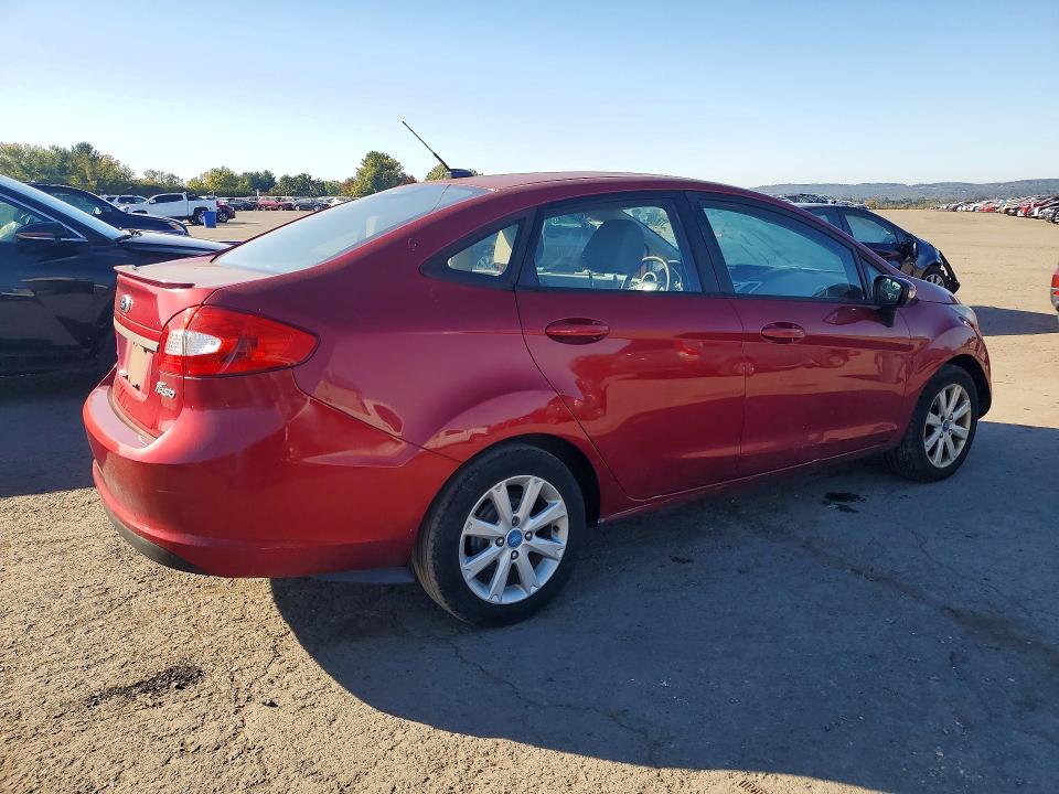 71828606 :رقم المزاد ، 3FADP4BJ2DM202969 vin ، 2013 Ford Fiesta مزاد بيع