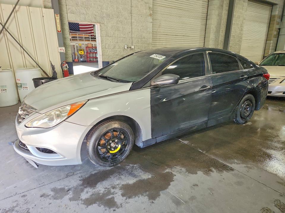 2014 Hyundai Sonata მანქანა იყიდება აუქციონზე, vin: 5NPEB4AC3EH921817, აუქციონის ნომერი: 71549106